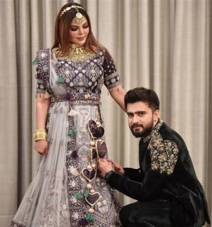 Who is Adil Khan Durrani? Wiki, Age, Wife, Net Worth, Family, Religion, Business, Biography & More