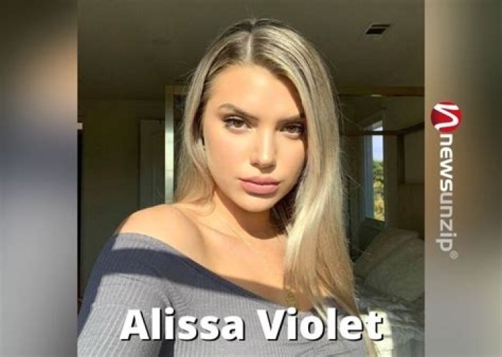 Who is Alissa Violet? Wiki, Biography, Height, Boyfriend, Net worth, Age, Parents, Ethnicity & More