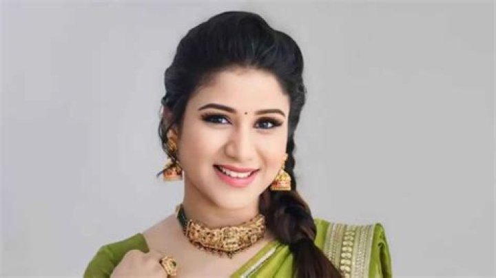 Who is Alya Manasa? Wiki, Biography, Husband, Age, Kids, Parents, Caste & Facts