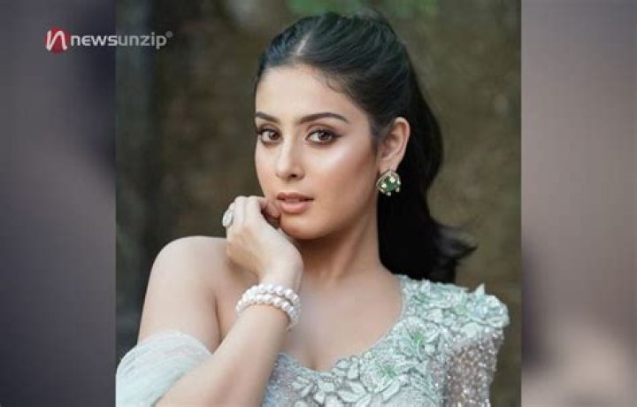 Who is Scarlett Estevez? Wiki, Biography, Age, Height, Parents, Boyfriend, Net Worth & More