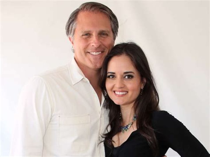 Who is Scott Sveslosky? Wiki, Age, Net Worth, Family & Facts About Danica McKellar's Husband