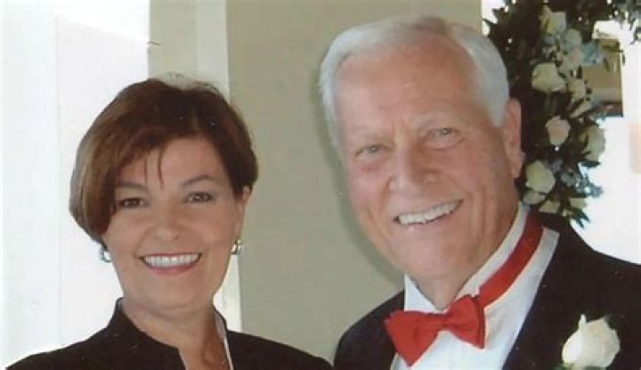 Who Was Eva Kay Wenal? Wiki, Age, Husband, Family, Death Cause, Obituary