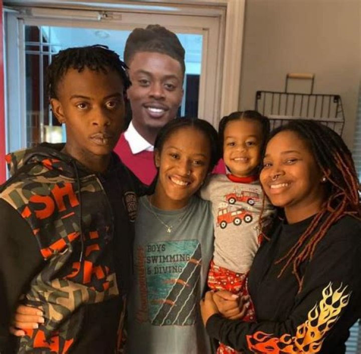 Who was Yung Hashtag? Wiki, Biography, Net Worth, Age, Girlfriend, Kids, Parents, Height & More