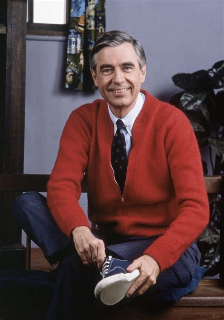 Why did Mr. Rogers wear a red sweater? – Celebrity.fm – #1 Official Stars, Business & People Network, Wiki, Success story, Biography & Quotes