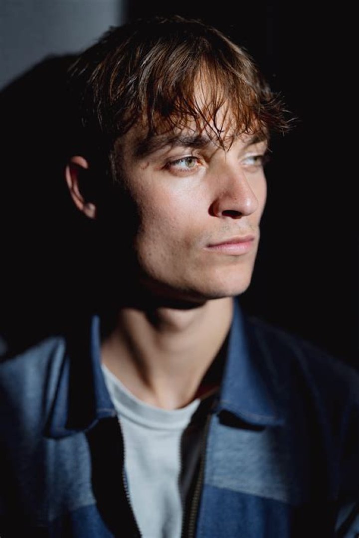 Willem de Schryver (TV Actor) - Age, Birthday, Bio, Facts, Family, Net Worth, Height & More