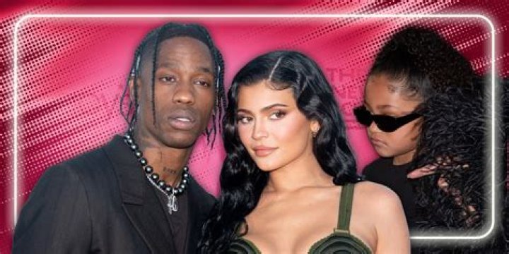 WTF? Kylie Jenner and Travis Scott Posed Separately on the VMAs Red Carpet