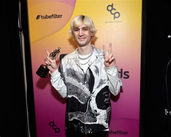 xQc Net Worth 2023: What Is The Streamer Worth?