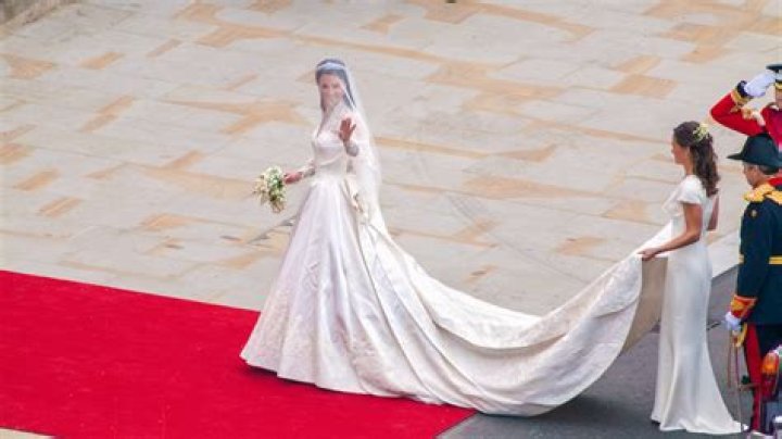 You Can Now Own a Cheap Replica of Kate Middleton’s Wedding Dress