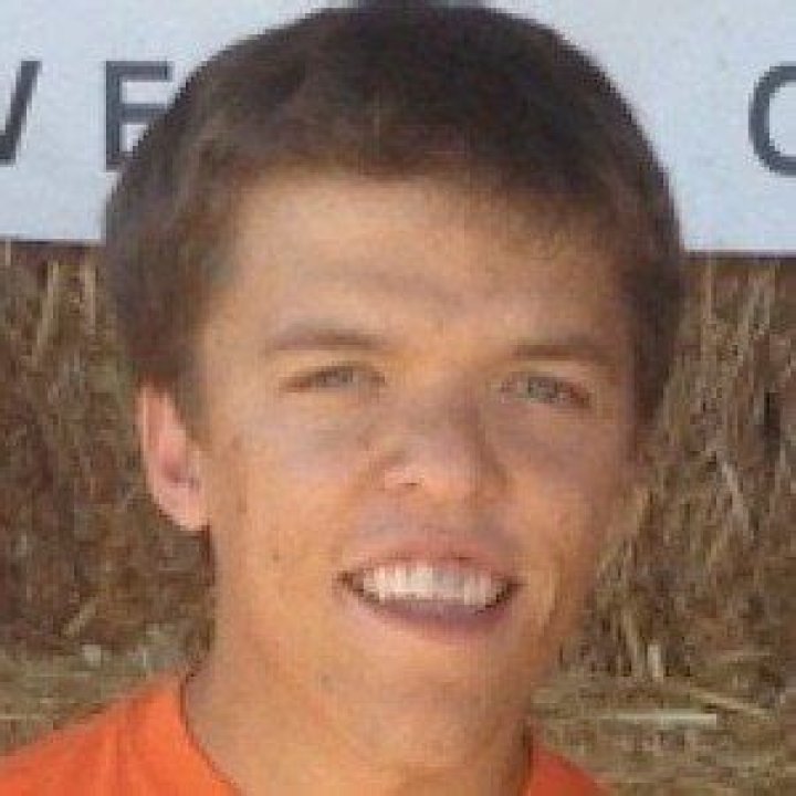Zach Roloff (Reality Star) - Age, Birthday, Bio, Facts, Family, Net Worth, Height & More